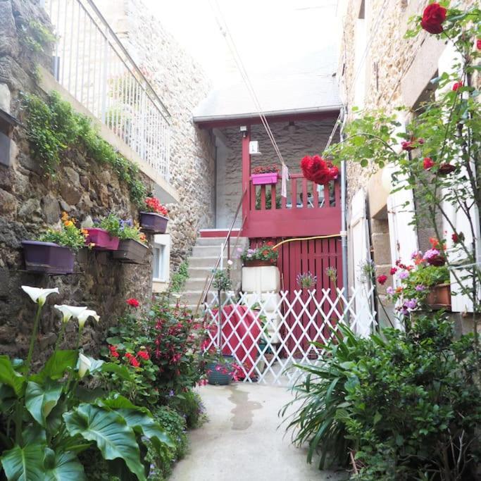 Appartement Duplex Et Terrasse A St Servan-St Malo Saint-Malo Exterior photo